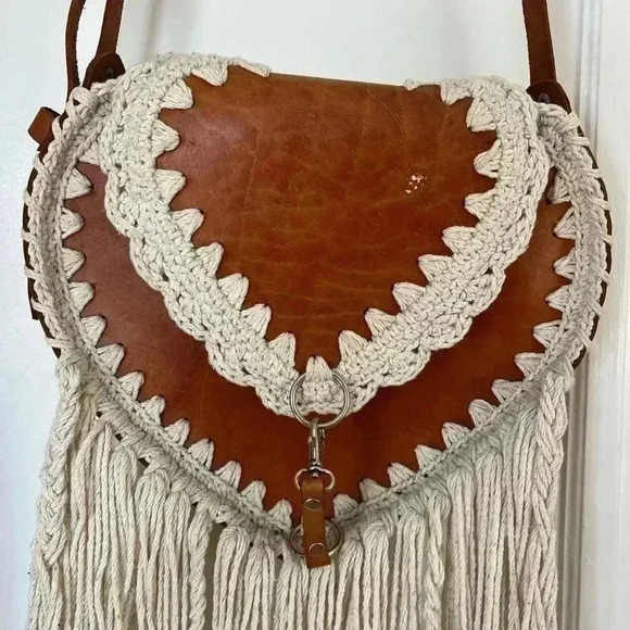 NEW Heart-Shaped Leather bag with macrame from Mexico - Picture 1 of 11